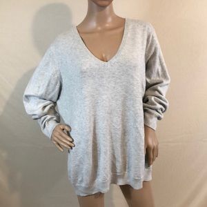 Old Navy light grey sweater